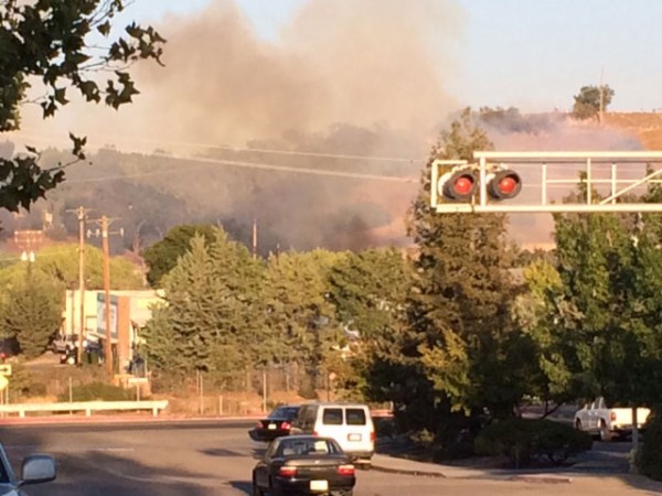 Fire-burn-in-riverbed