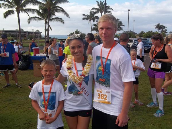 Paso Robles brothers Dominic Petrillo (16 years old) left, Miss Maui 2015 presenting awards, and Joey Petrillo (10 years old). Photo courtesy of Petrillo family.