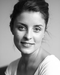 Author Jessie Burton.