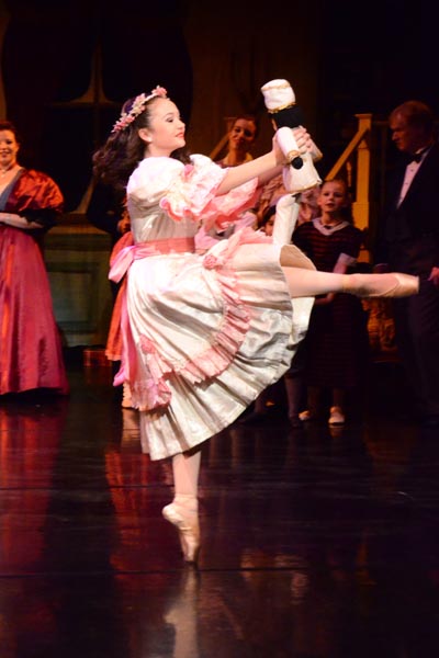 Mikeaela Farrer was "on pointe" as Clara.