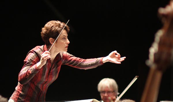 Laura Jackson rehearsing in France.