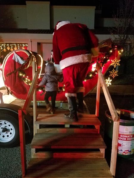 santa-and-kid-paso-robles