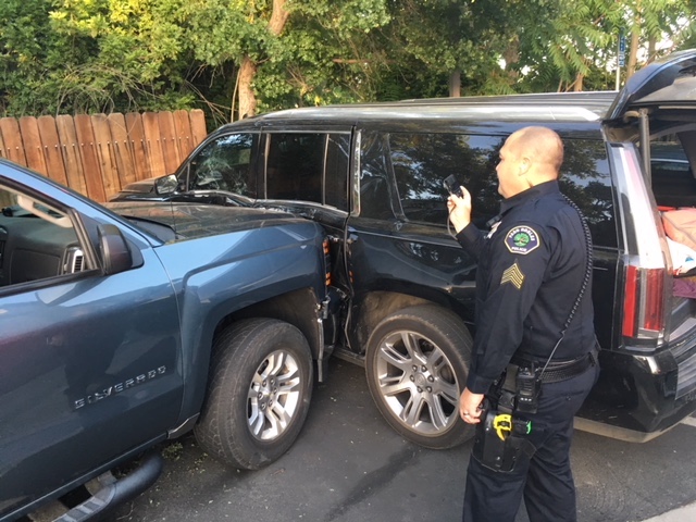 Three cars damaged after driver loses control of his pick-up - Paso ...