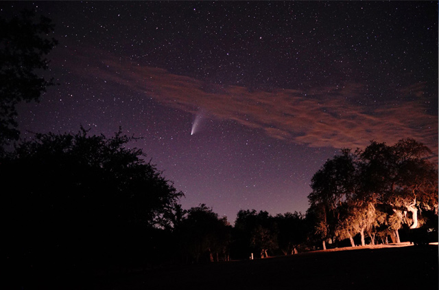 Comet-Neowise-over-Lake-San-Antonio