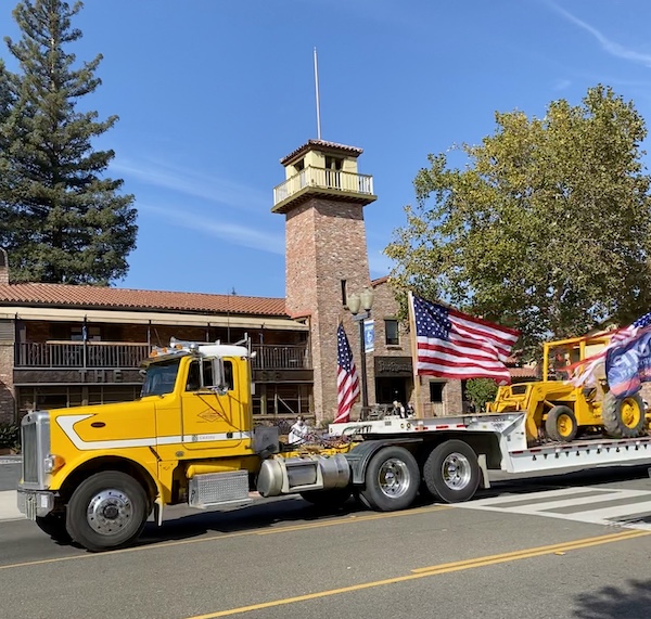 Hundreds attend 'Heritage Cruise' parade event