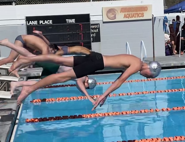 Josh Bell takes off 200 free