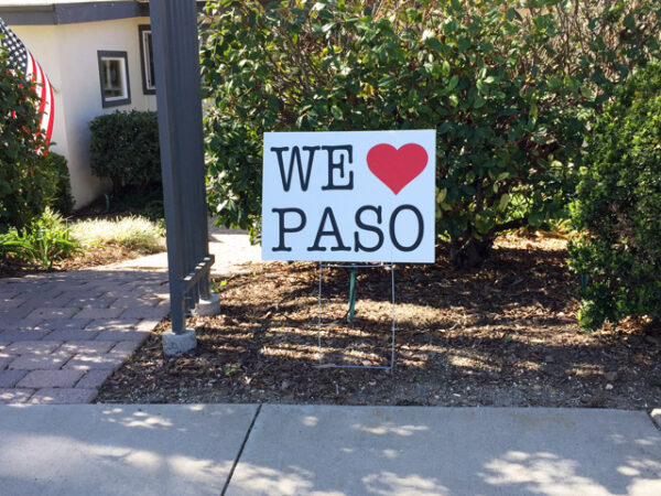 We love paso sign