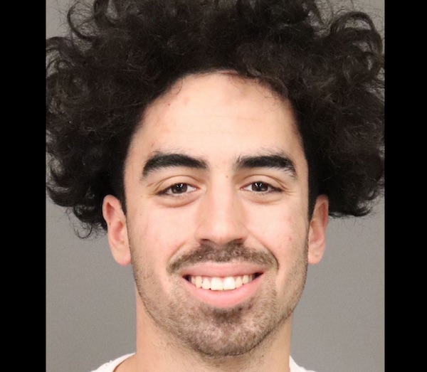 Man arrested in connection with attempted motel robbery, multiple warrants