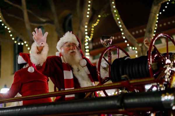 slo holiday parade