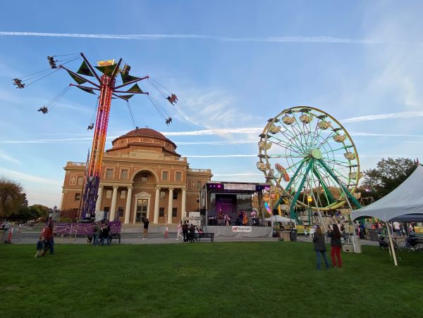 Vertigo, Ferris Wheel and Rotunda, looking up
