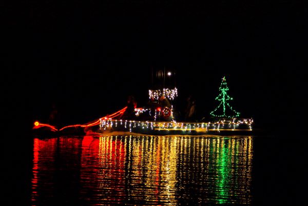 lighted boat parade 2