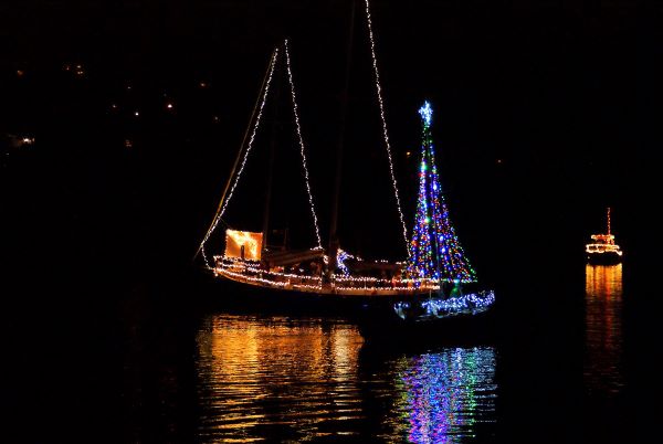 lighted boat parade 3