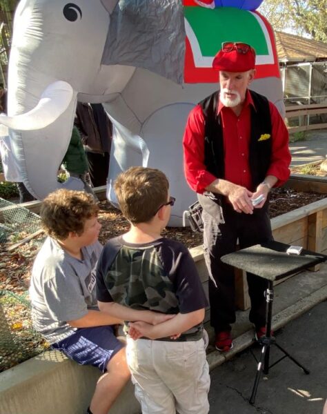 Magician Andy Morris doing card tricks