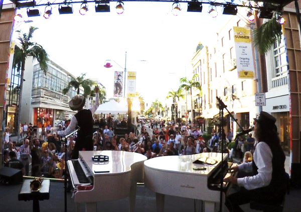 The Killer Dueling Pianos Beverly Hills Rodeo Drive August 2019 Ryan Bueter Donny Scott California