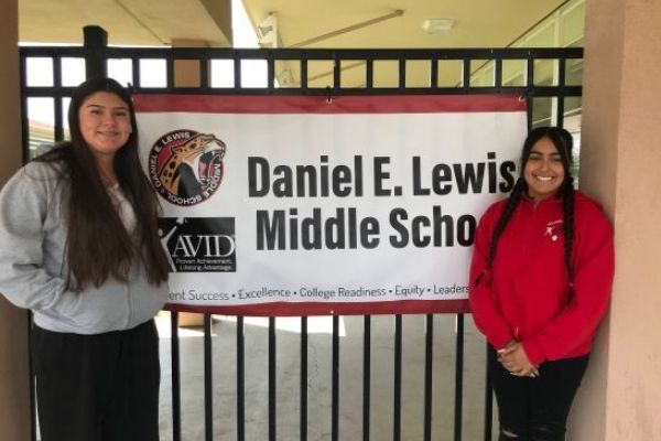 Lewis Middle School Students raise money for Ukraine