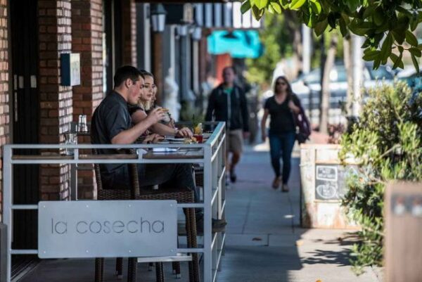 La Cosecha receive Wine Spectator award