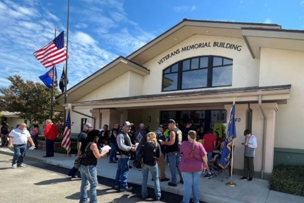 911 people at Vets Building