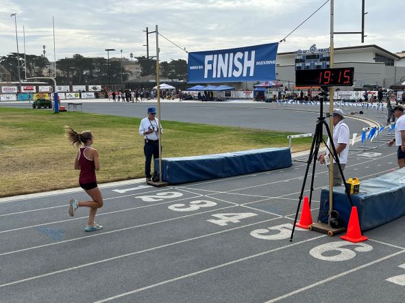 MB Invite Bearcat Syndey Moore finishes 3rd