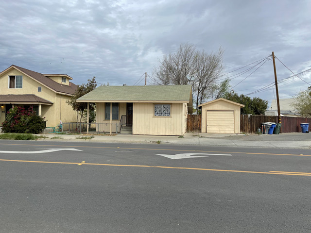 Homes on Polk St. leading to Coalinga's downtown.
