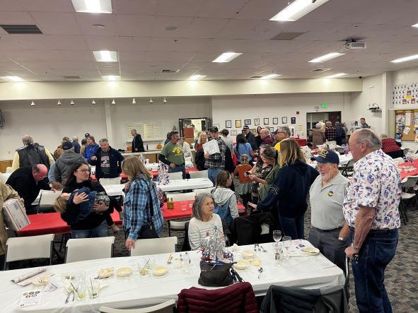 Vets chat after Elks lodge event