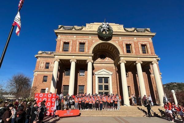 Rotunda with players
