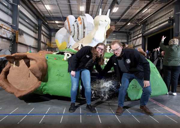 rose parade float 1