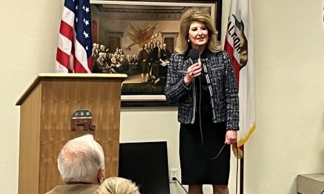 Denice Gary-Pandol speaks at republican meeting
