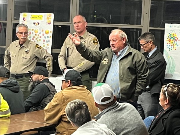 Sheriff visits Shandon for town hall meeting