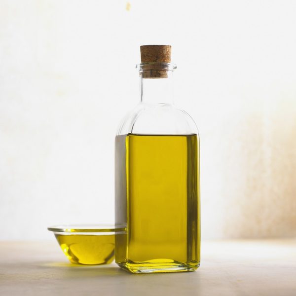 olive oil stock pic