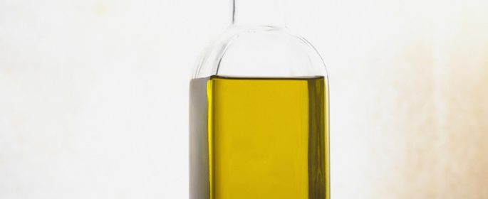 olive oil stock pic