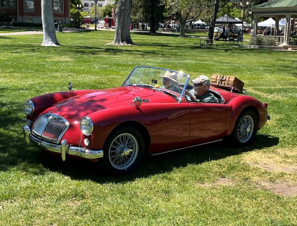 Vintage Side Car Rendezvous show held over weekend
