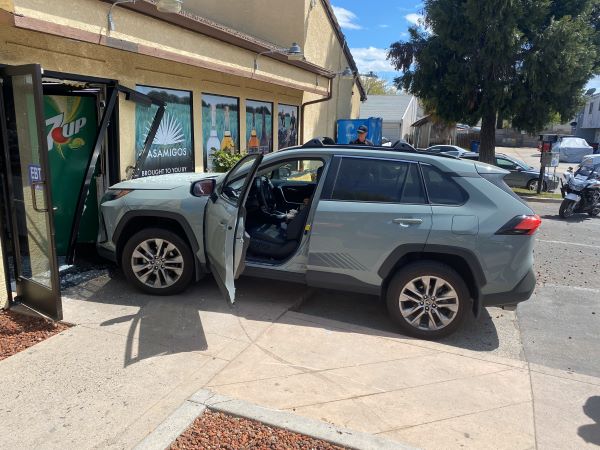Driver crashes into front doors of Paso Robles mini-mart
