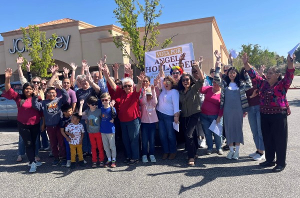 group supporting hollander