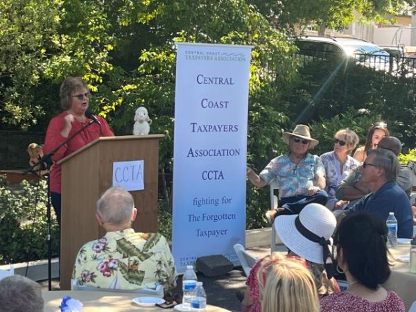 School board trustee named 'Hero of the Tax Payer' by taxpayers' association