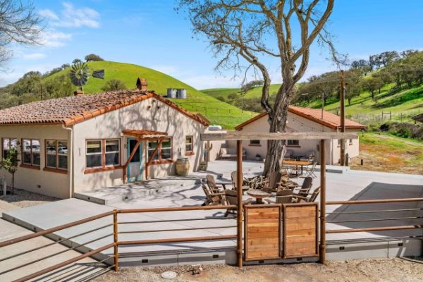 Lodges at Oak Stone Outfitters
