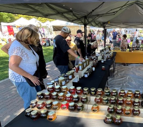 Olive Oil shoppers and product
