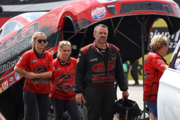 Local drag racer Doug Gordon finishes runner-up at nationals