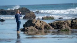Photographer offering on-location shooting course