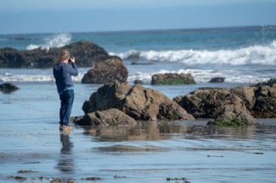 Photographer offering on-location shooting course