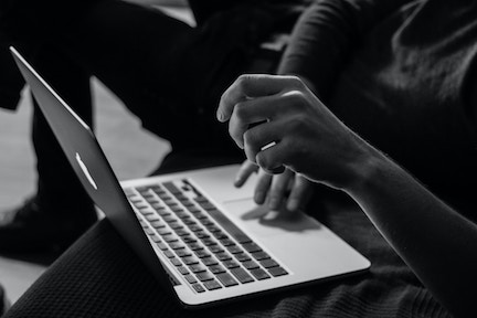 https://unsplash.com/photos/grayscale-photo-of-person-using-macbook-_UeY8aTI6d0