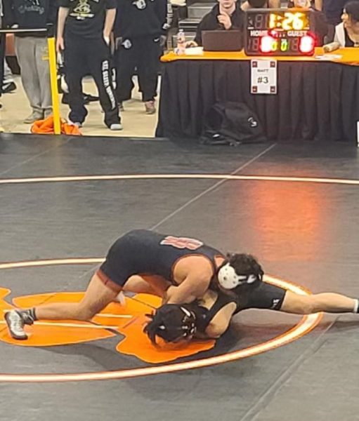 Bearcat wrestling team finishes 8th at invitational