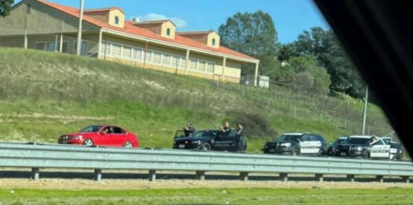 Suspects arrested on Highway 101 after 'high-risk traffic stop'