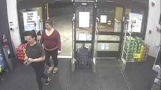 Authorities seek help identifying Walgreens theft suspects