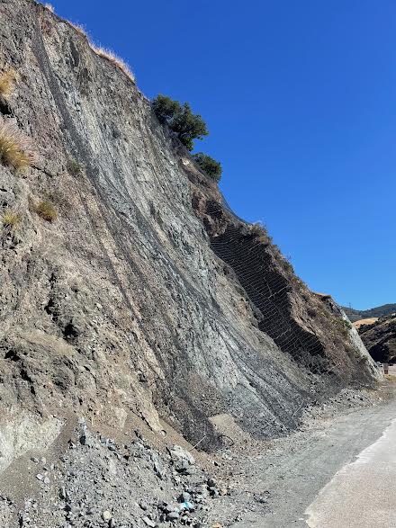 closure rock net grade