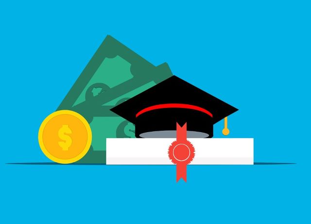 PG&E coworker-funded scholarships available for California students