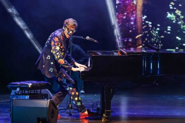 Tom’s Elton tribute brings Elton John’s hits to SLO, Templeton