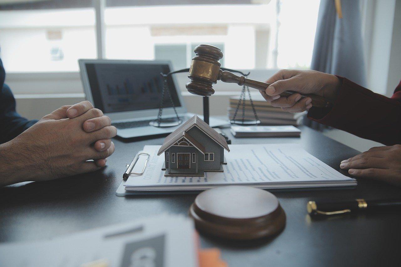 The Crucial Role of Criminal Defense Attorneys in Protecting Your