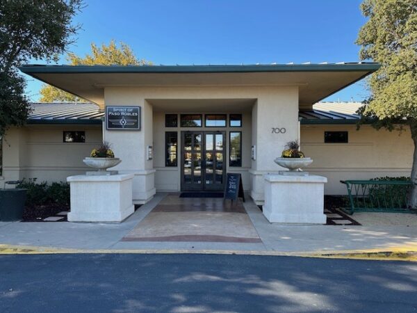 New restaurant opens at River Oaks Golf Course - Paso Robles Daily News