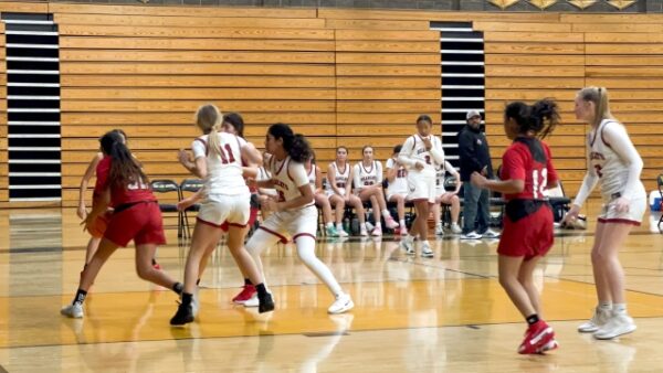 Strong teamwork leads Bearcats to first win in Mullahey Holiday Classic