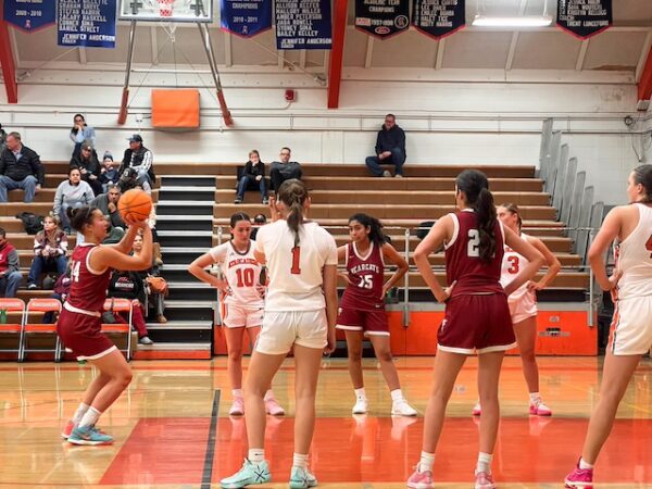 Bearcats women's basketball team secures 53-34 victory over Greyhounds